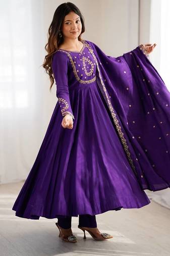 Heavy pure roman chanderi silk  fully pair anarkali ,pant with dupatta