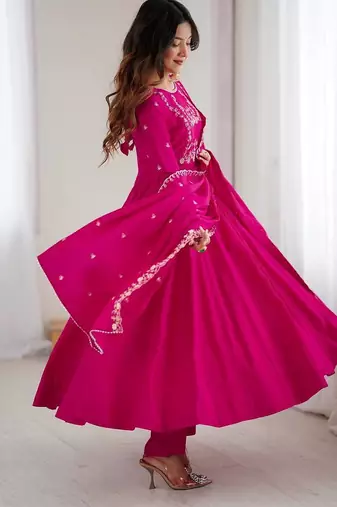 Heavy pure roman chanderi silk  fully pair anarkali ,pant with dupatta