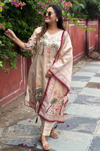 Cream women kurta pant dupatta set