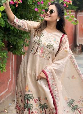 Cream women kurta pant dupatta set 3