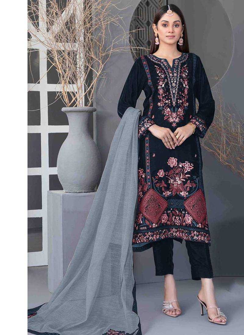 Blue velvet straight suit for women 