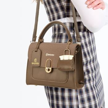 Handbag, detachable sling strap 2