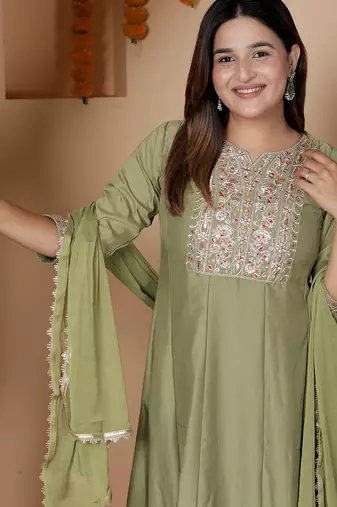 Pista women kurta pant dupatta set