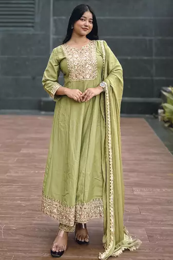 Pista women kurta pant dupatta set