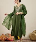 Mehndi women kurta pant dupatta set