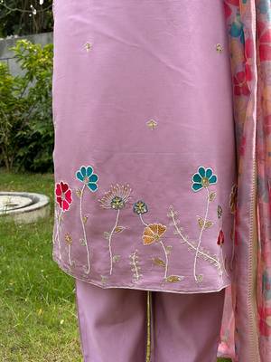 Lavender women kurta pant dupatta set 3