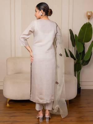 Grey women kurta pant dupatta set 3