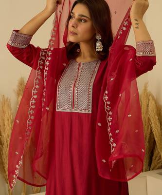 Red women kurta pant dupatta set 3