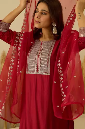Red women kurta pant dupatta set