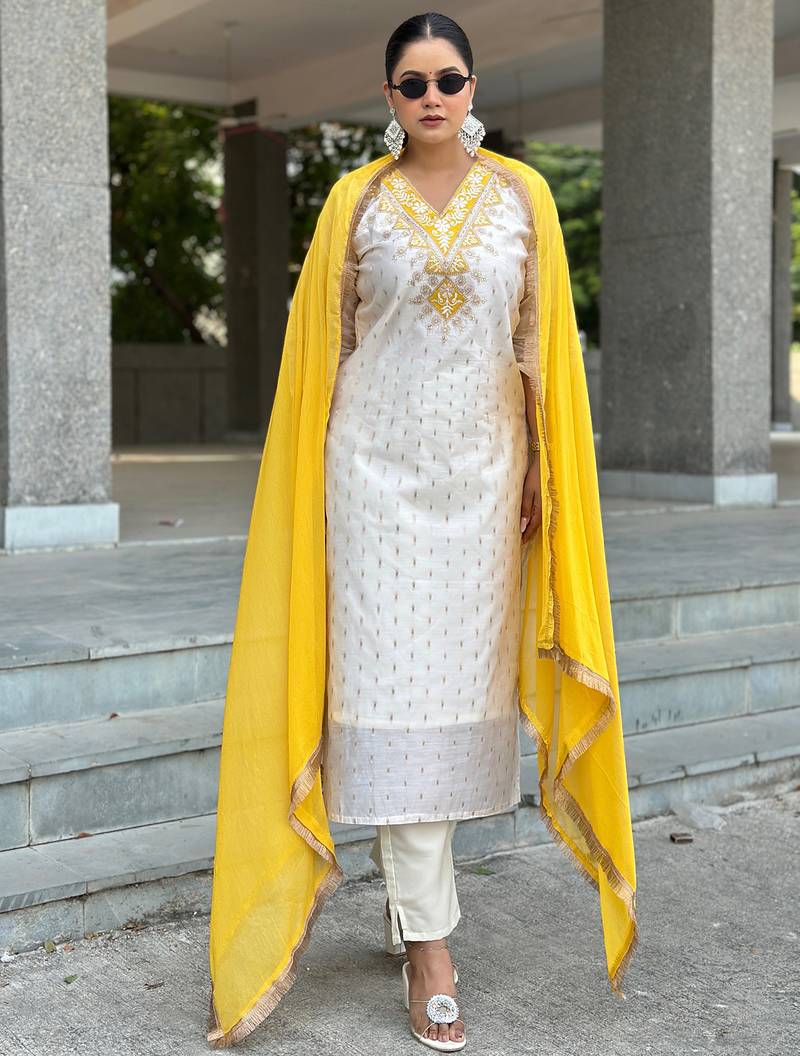 White women kurta pant dupatta set