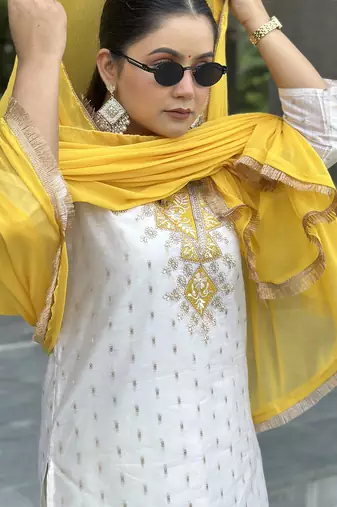White women kurta pant dupatta set