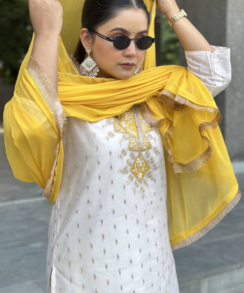 White women kurta pant dupatta set