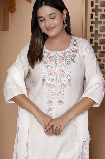 White women kurta pant dupatta set