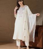 White women kurta pant dupatta set