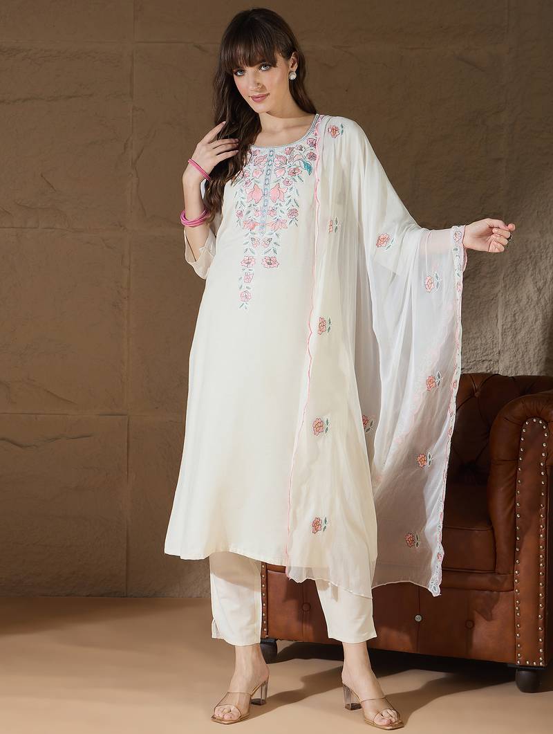 White women kurta pant dupatta set