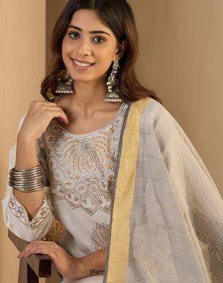 White women kurta pant dupatta set 3