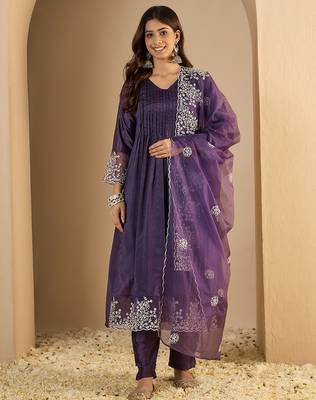 Lavender women kurta pant dupatta set 1