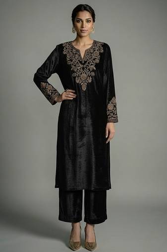 Black embroidered velvet kurta set