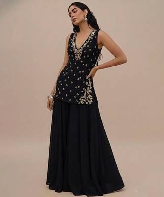 Black embroidered silk kurta set 1