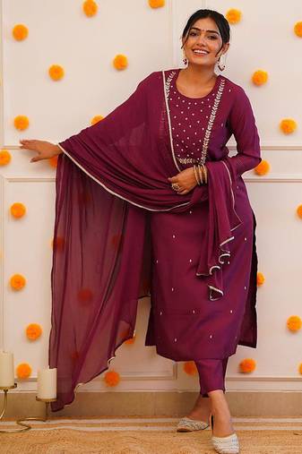 Rayon embroidered kurta set in wine