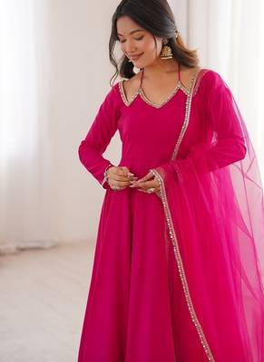 Women ranipink ethnic anarkali kurta set for festive & wedding wear 4