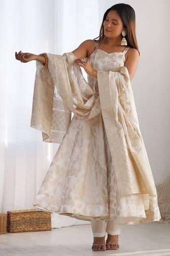 Off-white & gold jecqaurd banarasi anarkali kurta set with dupatta