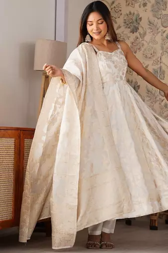 Off-white & gold jecqaurd banarasi anarkali kurta set with dupatta