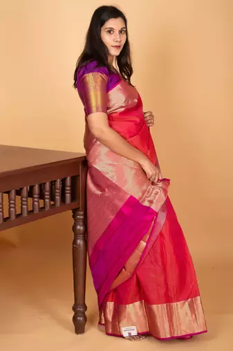 Dual tone pinkish red vaira oosi kanjivaram silk saree with blouse