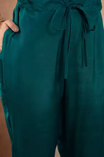 Women blue silk blend floral embroidered straight kurta trousers with dupatta