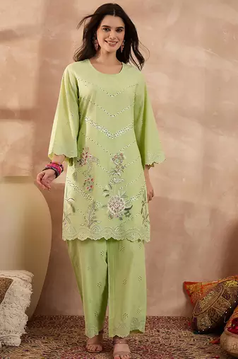 Women green pure cotton embroidered scalloped coord sets