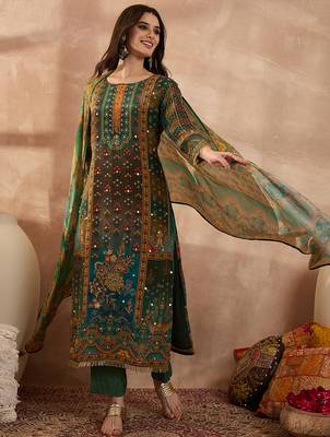 Women green viscose rayon solid embroidered straight kurta trousers with dupatta 3