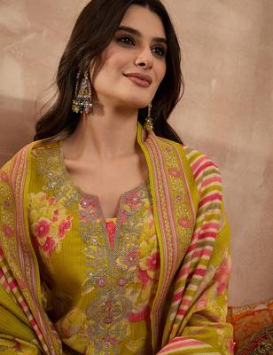 Women yellow polyester floral printed straight kurta trousers with dupatta 2