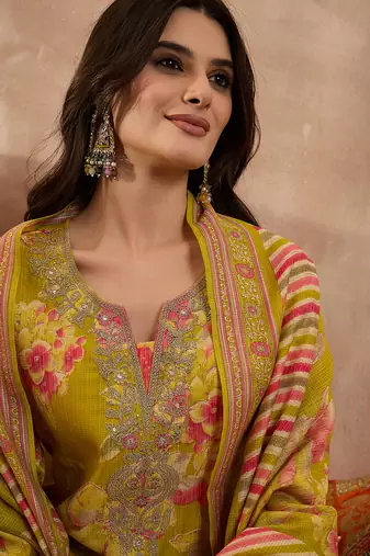 Women yellow polyester floral printed straight kurta trousers with dupatta