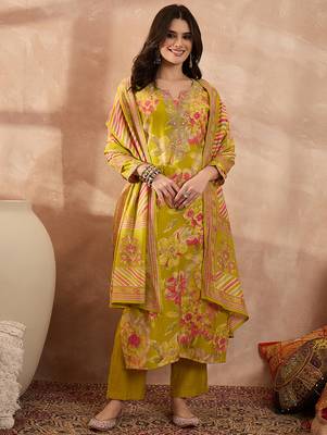Women yellow polyester floral printed straight kurta trousers with dupatta 1