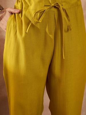 Women yellow polyester floral printed straight kurta trousers with dupatta 5