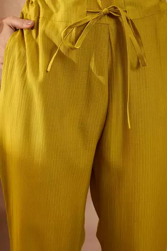 Women yellow polyester floral printed straight kurta trousers with dupatta