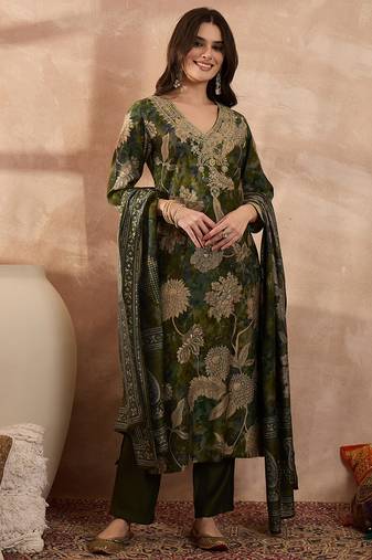 Women green polyester floral printed straight kurta trousers with dupatta
