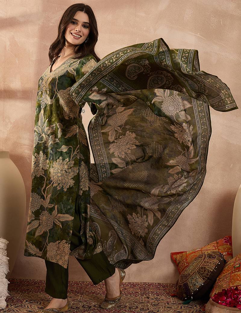 Women green polyester floral printed straight kurta trousers with dupatta