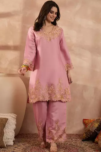 Women pink silk blend embroidered scalloped coord sets