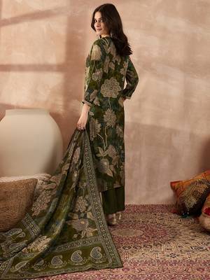 Women green polyester floral printed straight kurta trousers with dupatta 4