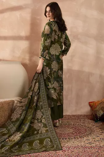 Women green polyester floral printed straight kurta trousers with dupatta
