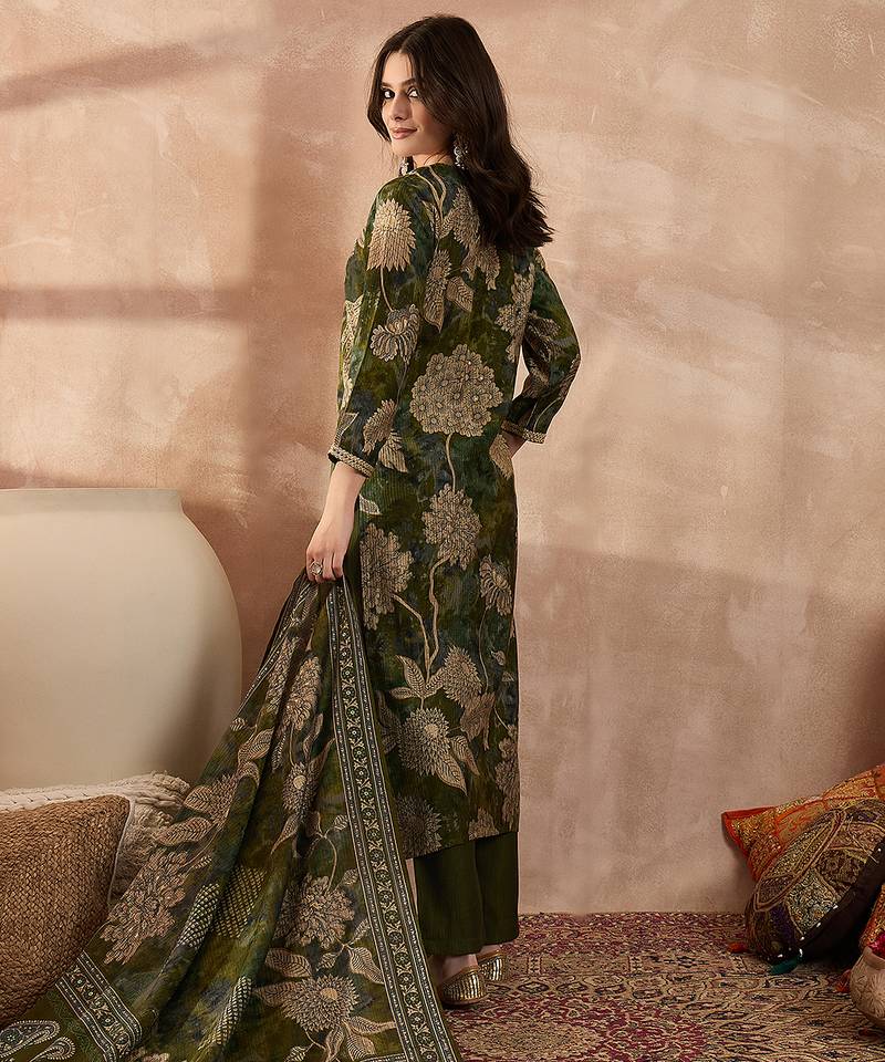 Women green polyester floral printed straight kurta trousers with dupatta