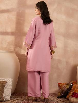 Women pink silk blend embroidered scalloped coord sets 4