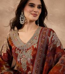 Women brown polyester floral printed straight kurta trousers with dupatta