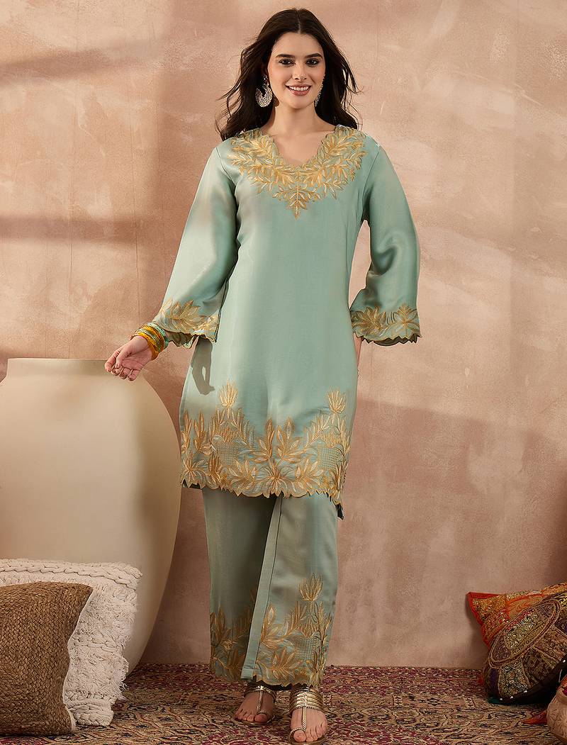 Women blue silk blend embroidered scalloped coord sets