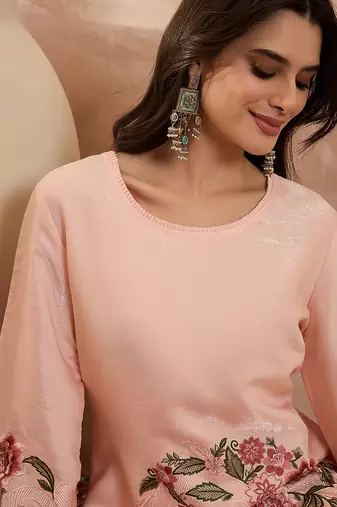 Women peach silk blend embroidered scalloped coord sets