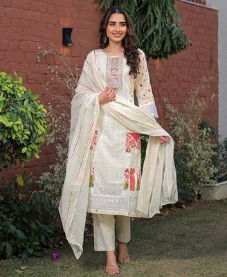 Women cream pure cotton ethnic motifs printed straight kurta trousers with dupatta 5