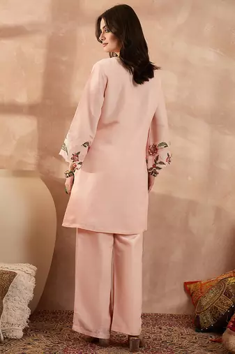 Women peach silk blend embroidered scalloped coord sets