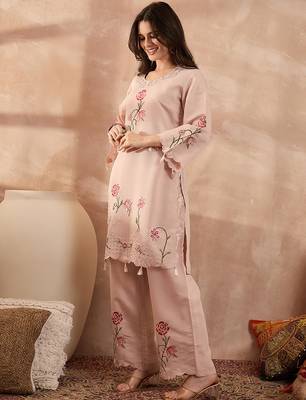Women peach silk blend embroidered scalloped coord sets 3