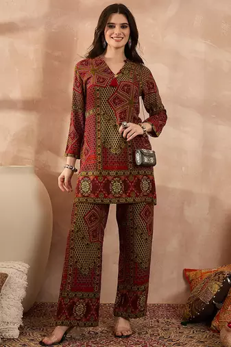 Women red viscose rayon printed straight coord sets